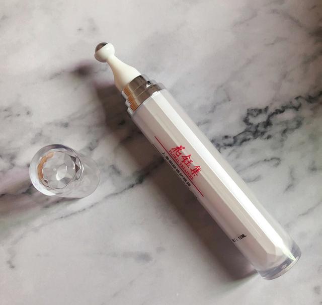 哪些眼霜更适合年轻MM使用呢？有效补水保湿淡化黑眼圈眼霜推荐