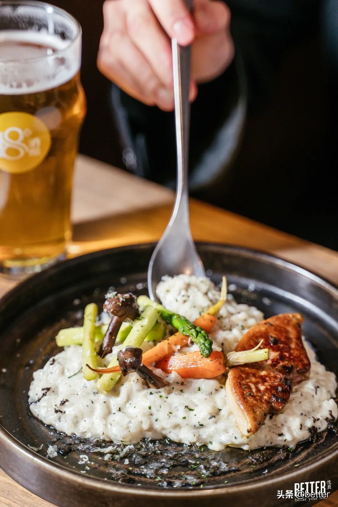 像英国诗人一样用brunch配啤酒，是我生活里的终极浪漫