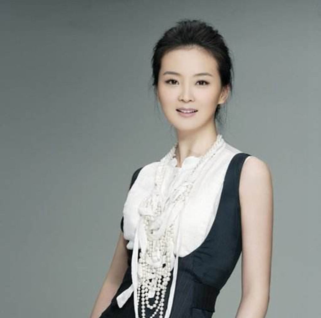 给婆婆洗脚被婆婆脚踢倒,给婆婆洗脚还被打