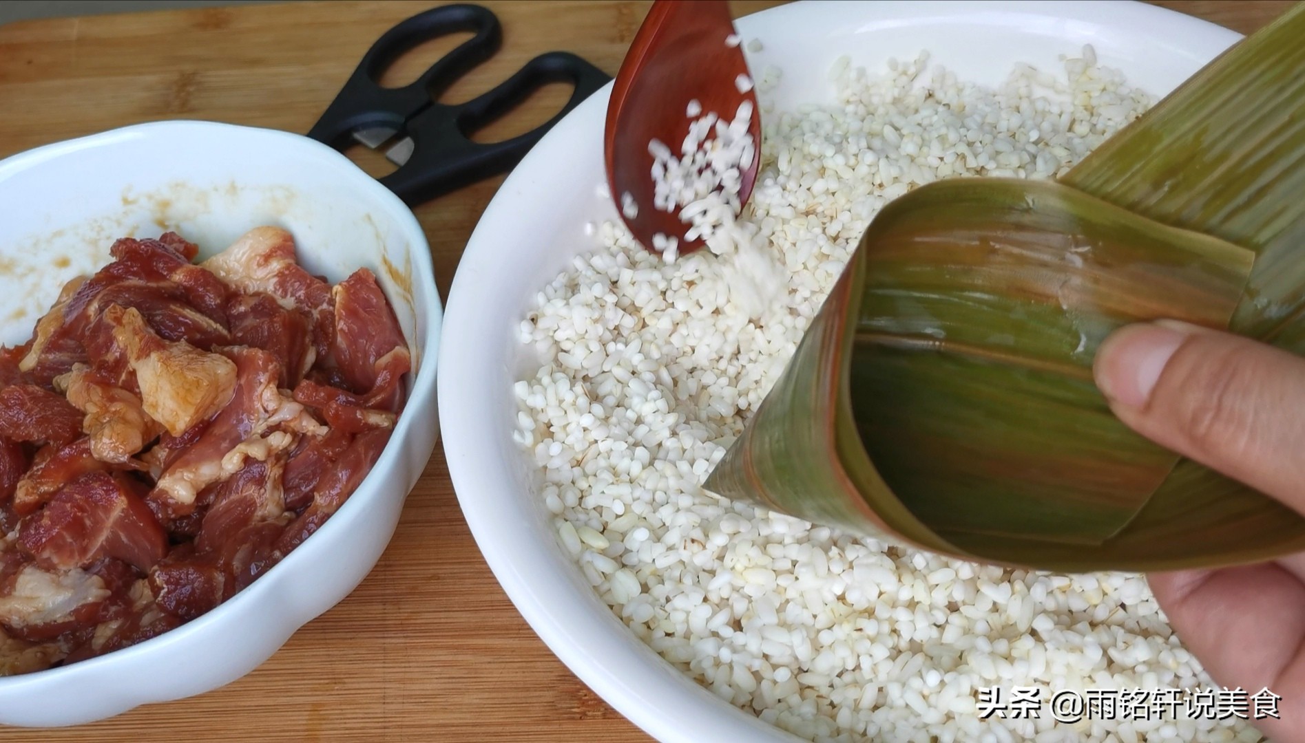 手把手教你包肉粽子，还不会的都看看，学会包给家人吃，咸香软糯