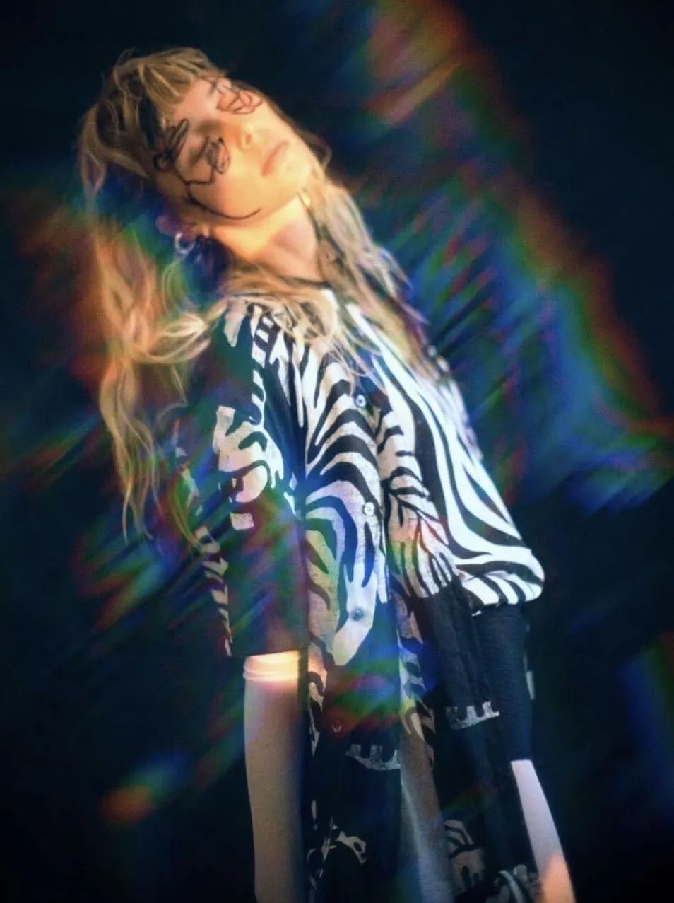 周董的新单曲,循环着许巍的歌