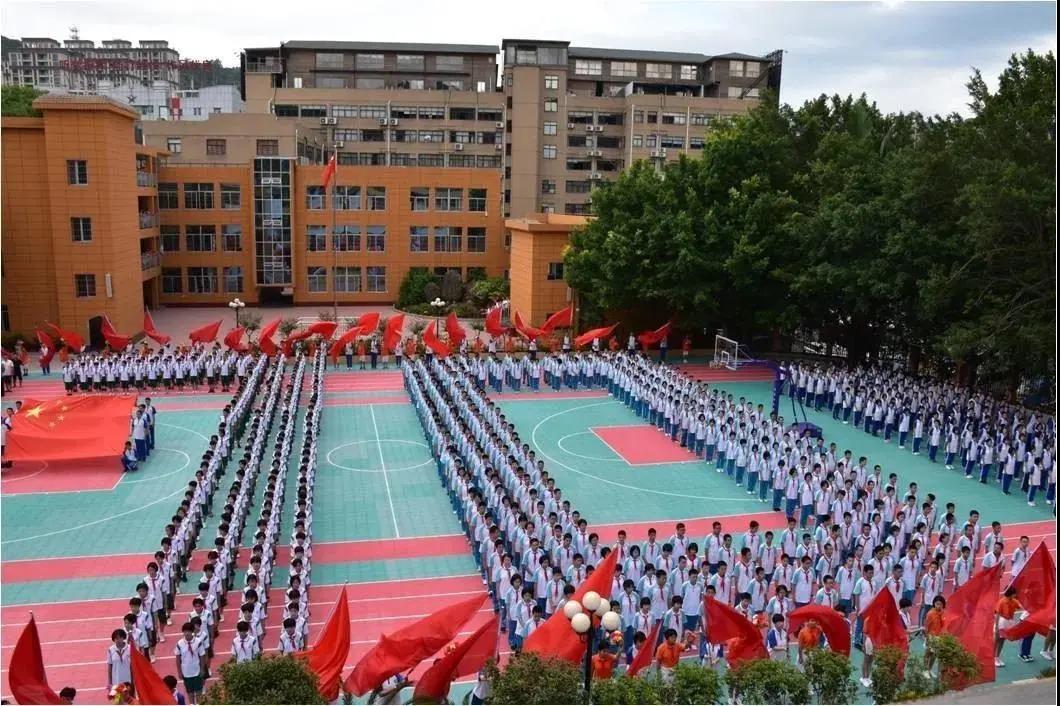 福州市贵族中学,福州高中三年的学费