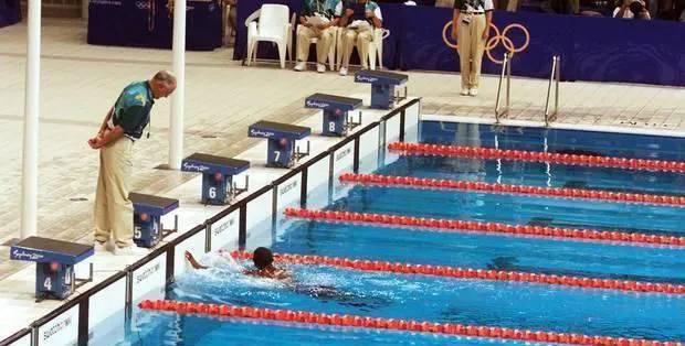 体坛十大最感动人的时刻,国外体坛感动视频