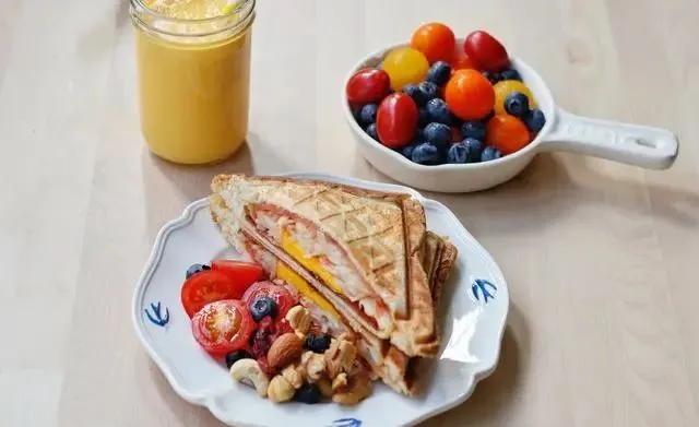 中国妈妈和日本妈妈比赛晒早餐,网友:真羡慕,难怪幸福感满满