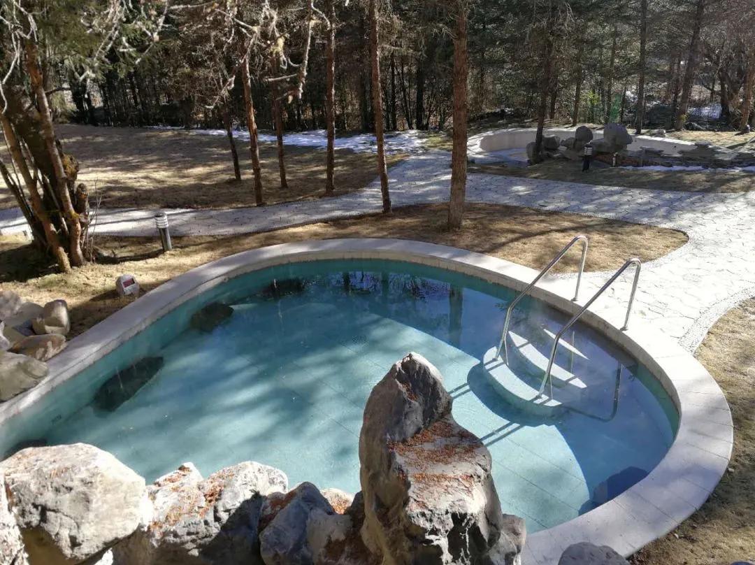 川西泡温泉看雪景,川西12月份最佳雪景泡温泉的地方