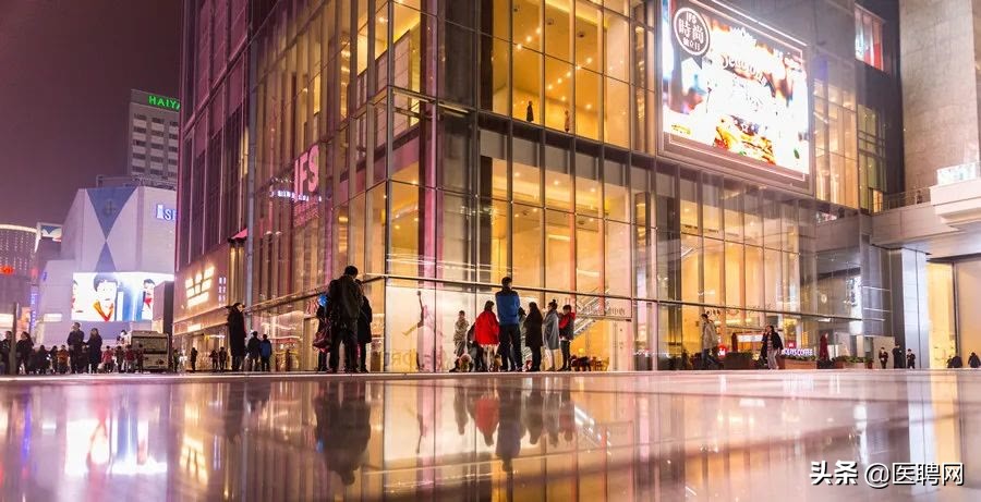 试营业即业绩100万,开美容皮肤诊所,实现财务自由?