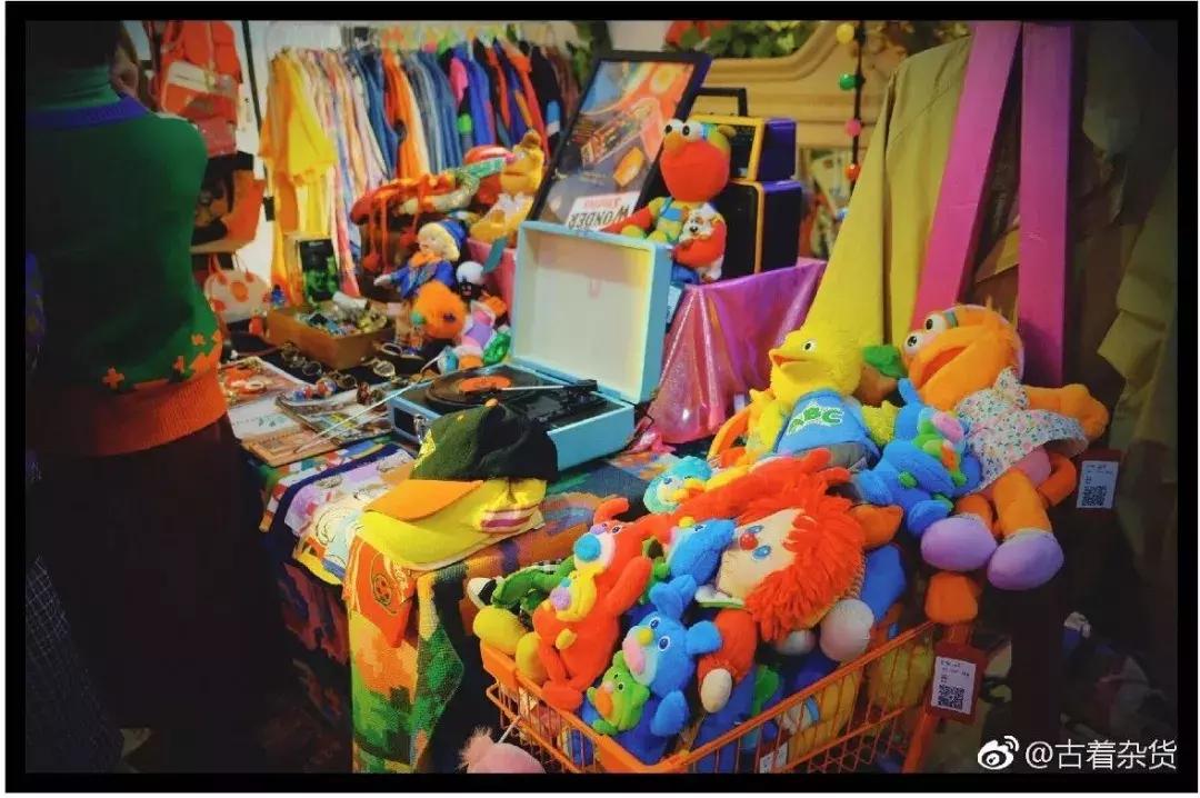 隐世小店餐饮,杭州最大古着店