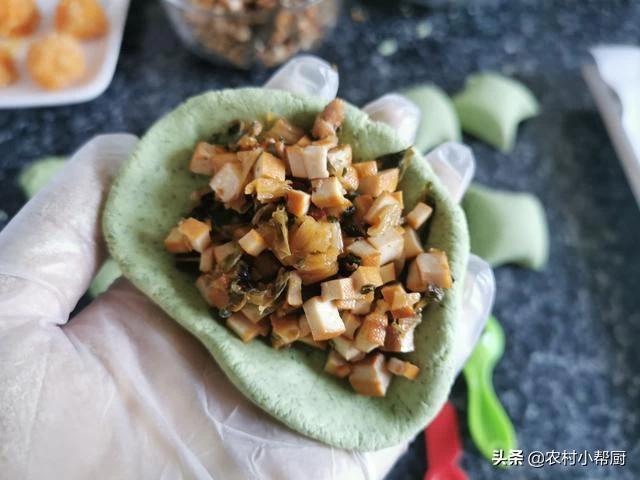 百吃不厌的网红青团吃100个也不腻,春季必吃青团香甜软糯鲜香细腻