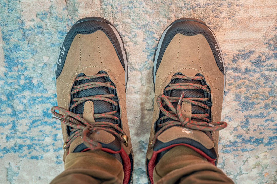 公认脚感最好的10双登山徒步鞋,久走不累脚的徒步鞋测评