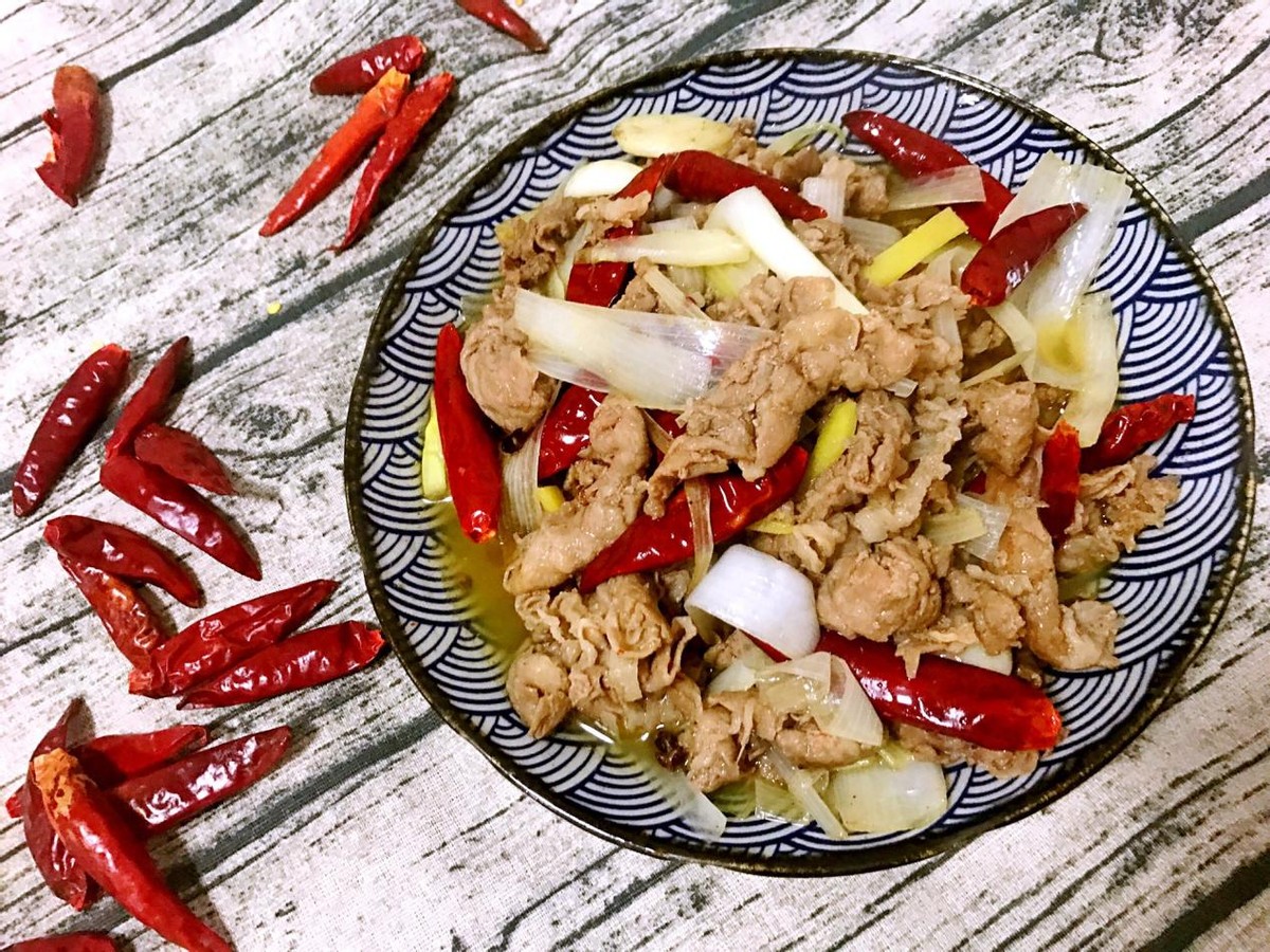 学做大葱炒羊肉,大葱羊肉炒什么好吃又简单