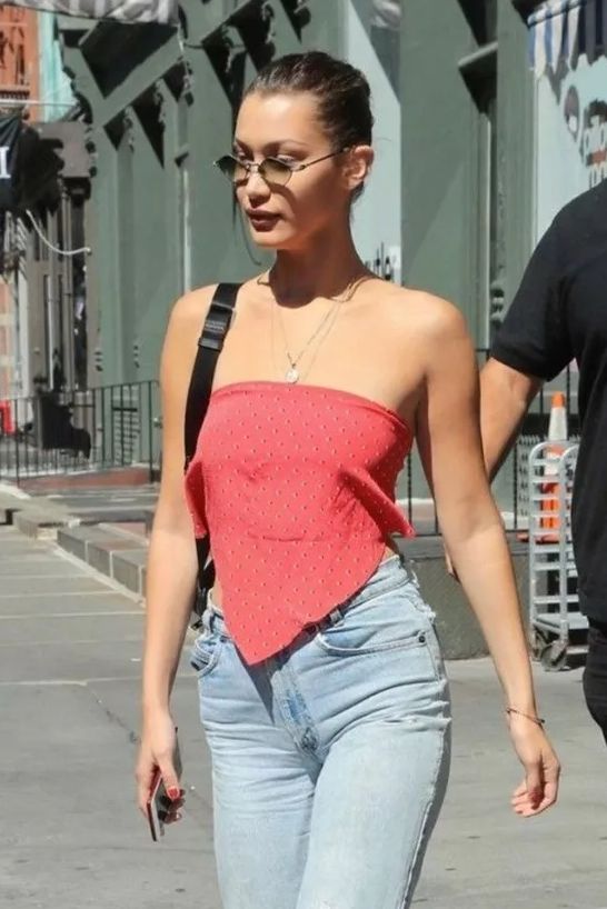 跨越半世纪的经典搭配王丝巾，这都当衣服穿了？