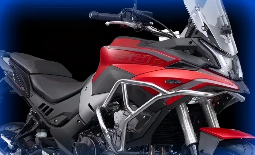 voge无极500r和豪爵铃木gsx250r,隆鑫voge大单缸