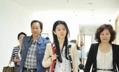 刘亦菲和胡歌可能在一起吗,刘亦菲有没有嫁给自己的偶像