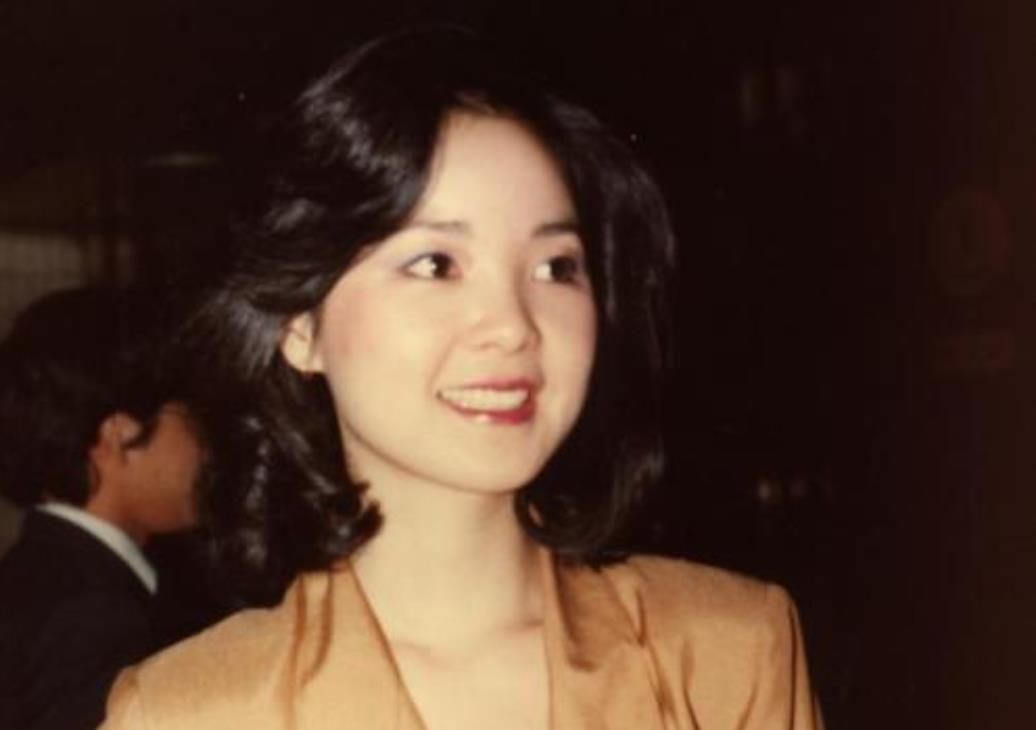 盘点结婚多年没有办过婚礼的夫妻,一个曾嫁入豪门的女人辛酸史