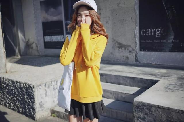 李维斯联名卫衣,李维斯联名小熊卫衣