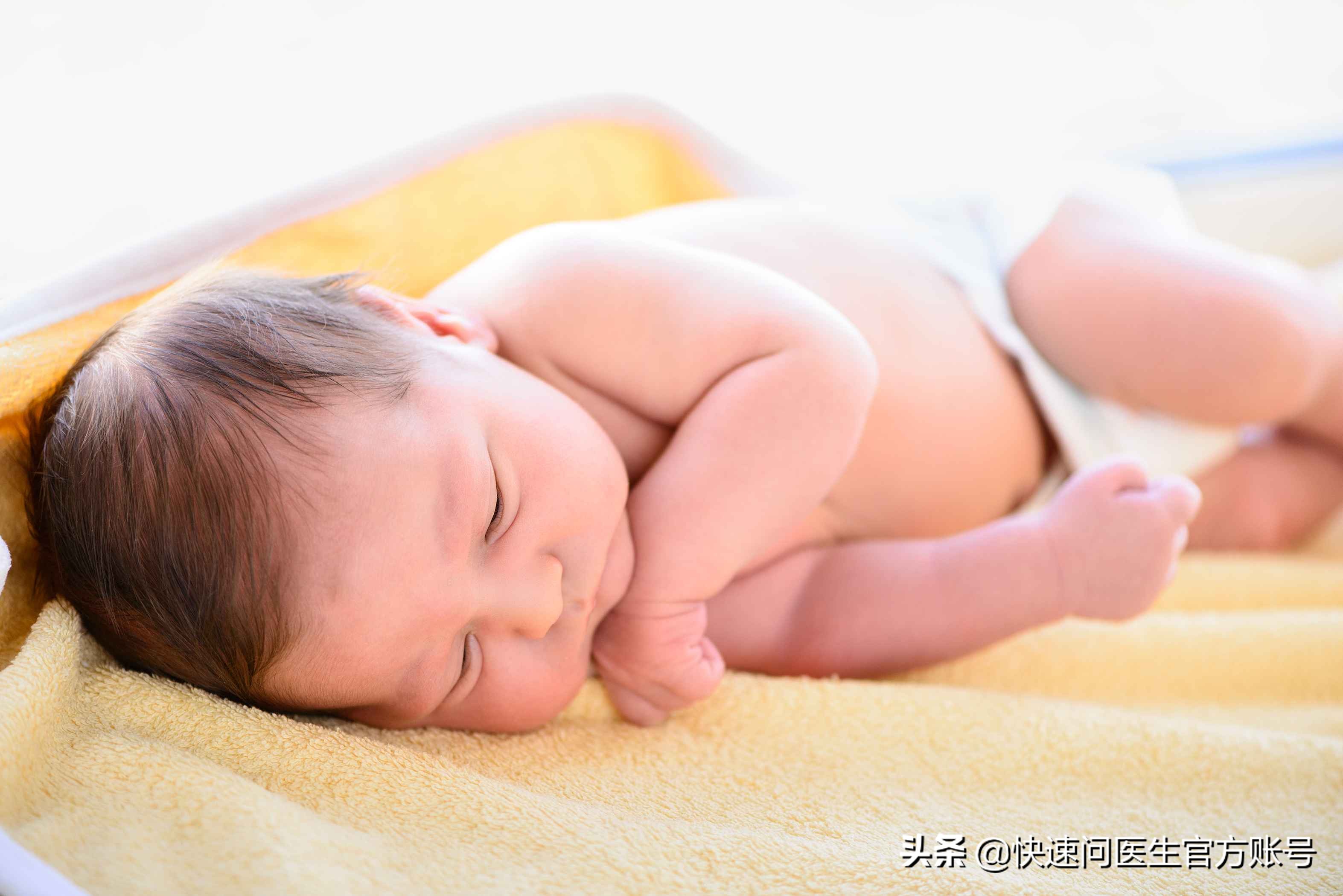 新生儿出现这几种异常状况不要慌,新生儿哪六种异常现象不必惊慌呢