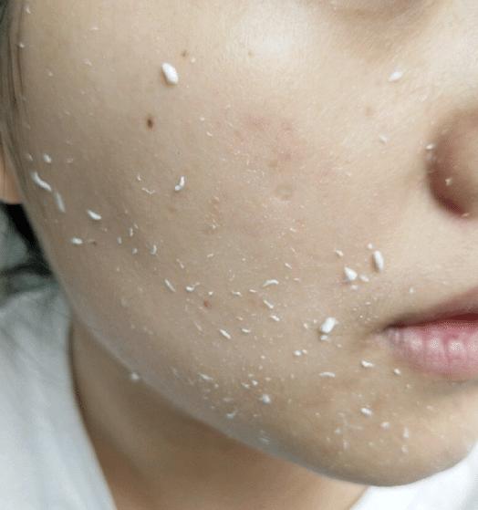 给肌肤做清洁搓出死皮，紧致毛孔白嫩肌肤，网友：卸妆伴侣