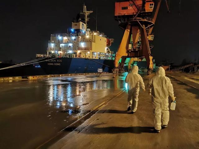 停靠日本长崎的邮轮,钻石公主号停靠柬埔寨