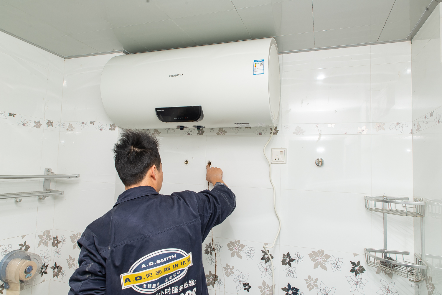 安全智能电热水器,速热式电热水器安全