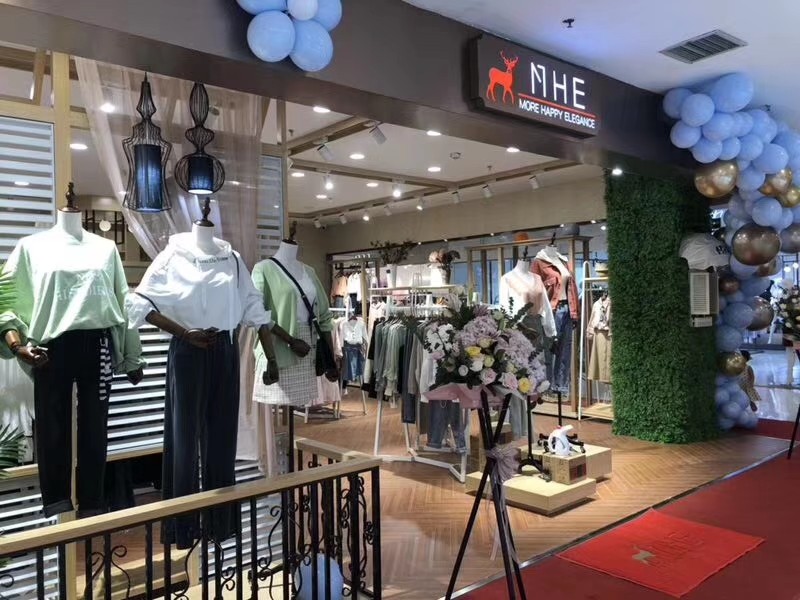 艾蔻mhe轻奢女装,mhe艾蔻女装红色毛衫