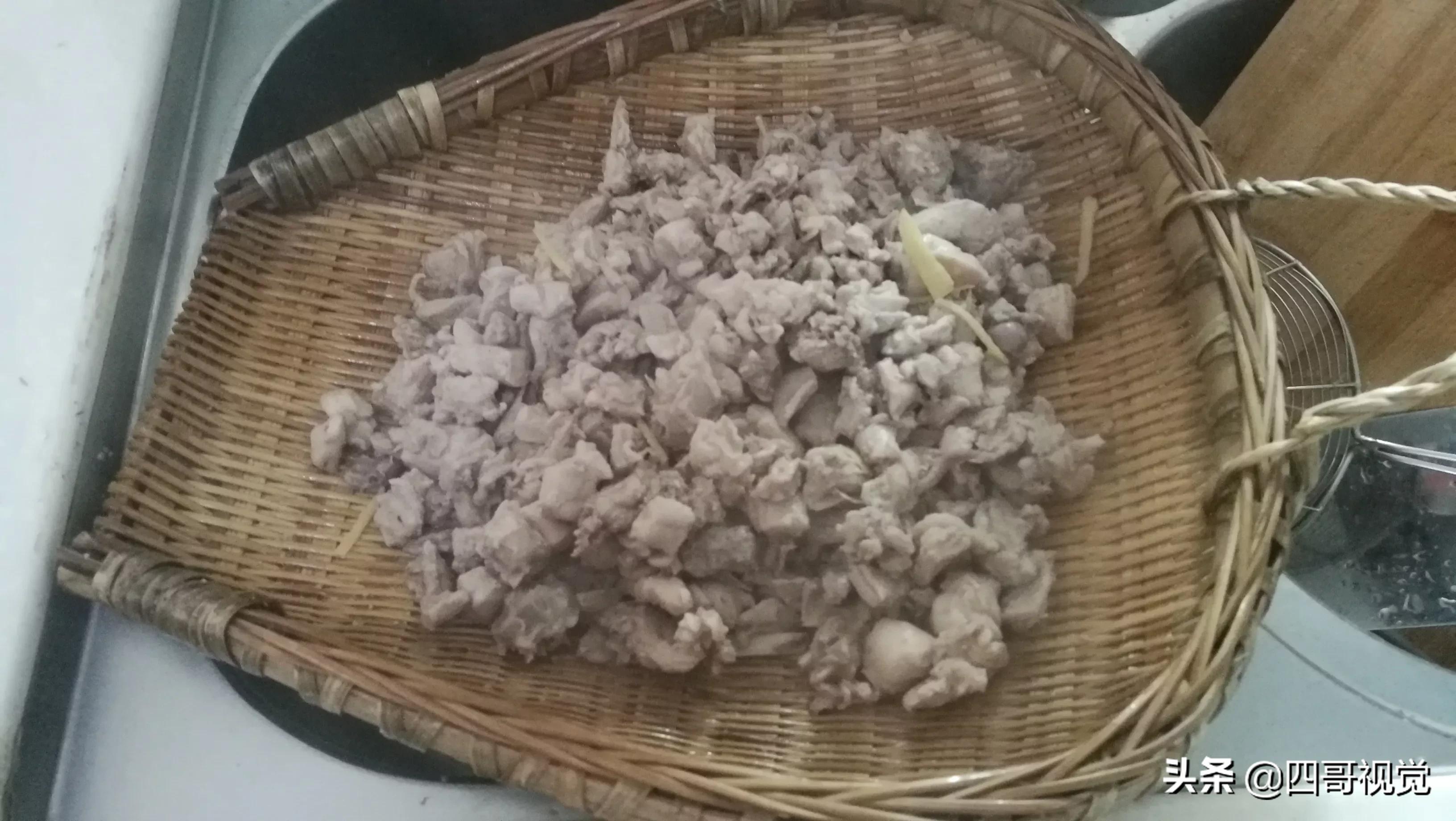 四哥炒猪肉臊子,四哥泡椒肥肠做法