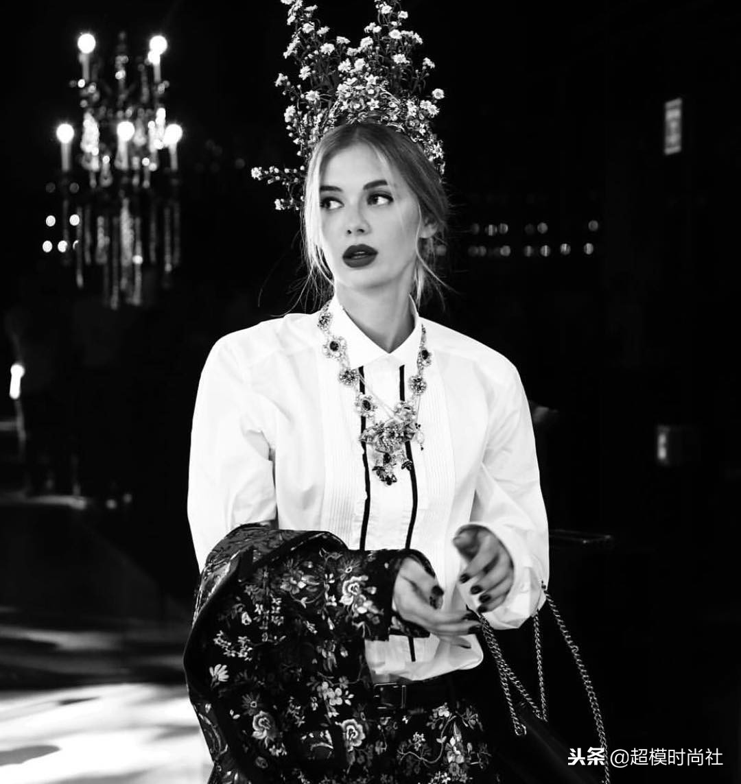 维密一言难尽的服装,维密英伦时装秀