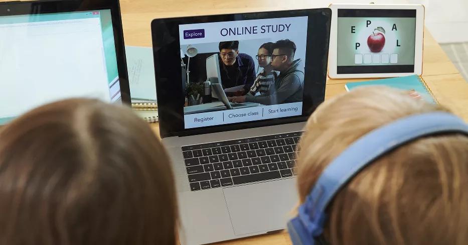 高中生被嘲笑内心不舒服怎么办,高中生被孤立心理辅导案例