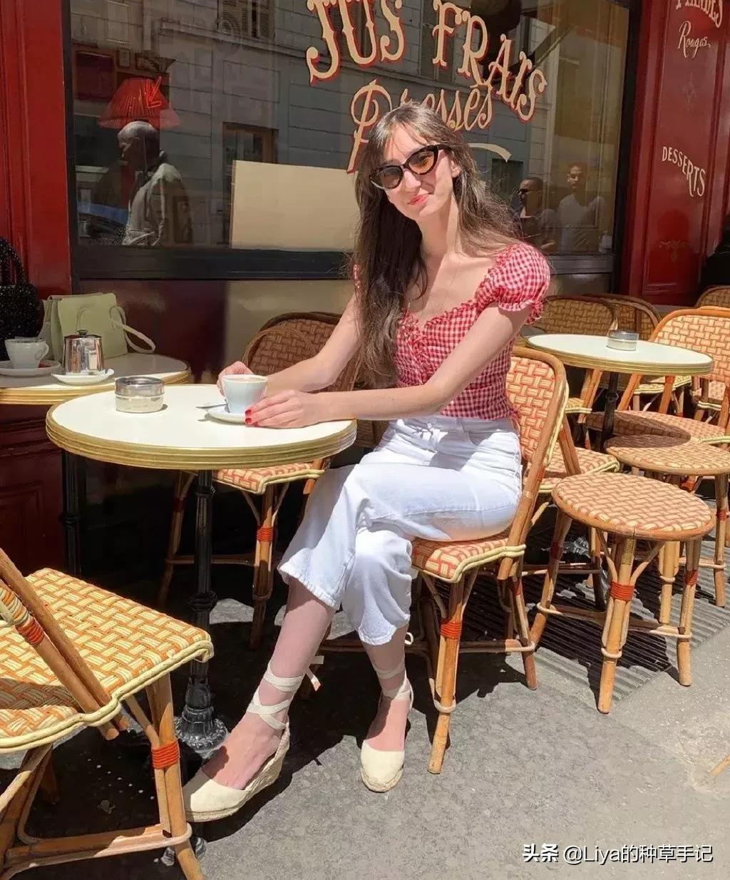 2019流行的小黑裤,今年最火的裤子显瘦小黑裤