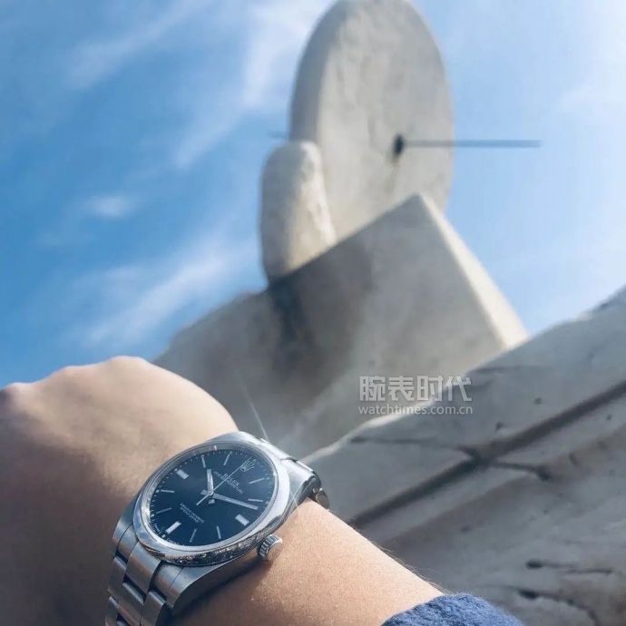 网友晒自己微信好友数量,网友晒1300手表