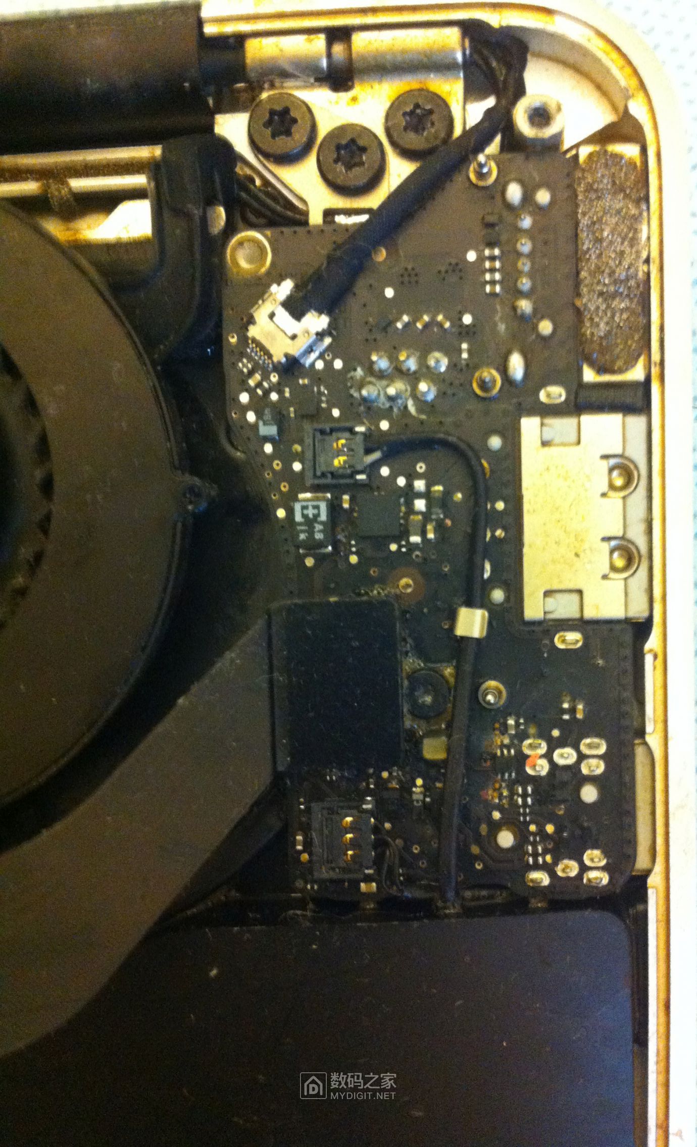 苹果笔记本macbookair7999,苹果笔记本11.6寸macbookaira1370