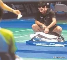 陈梦回应黄晓明接风菜,陈梦主动招呼伊藤美诚来合影