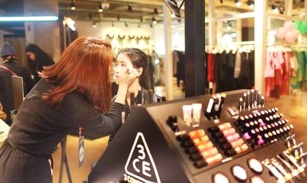 网红推荐的化妆品真的有用吗,网红推荐的化妆品是假的吧