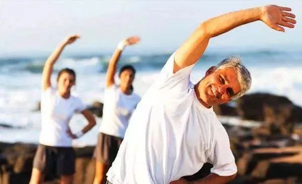 今天唐山大雨暴雨视频,唐山小雨天气