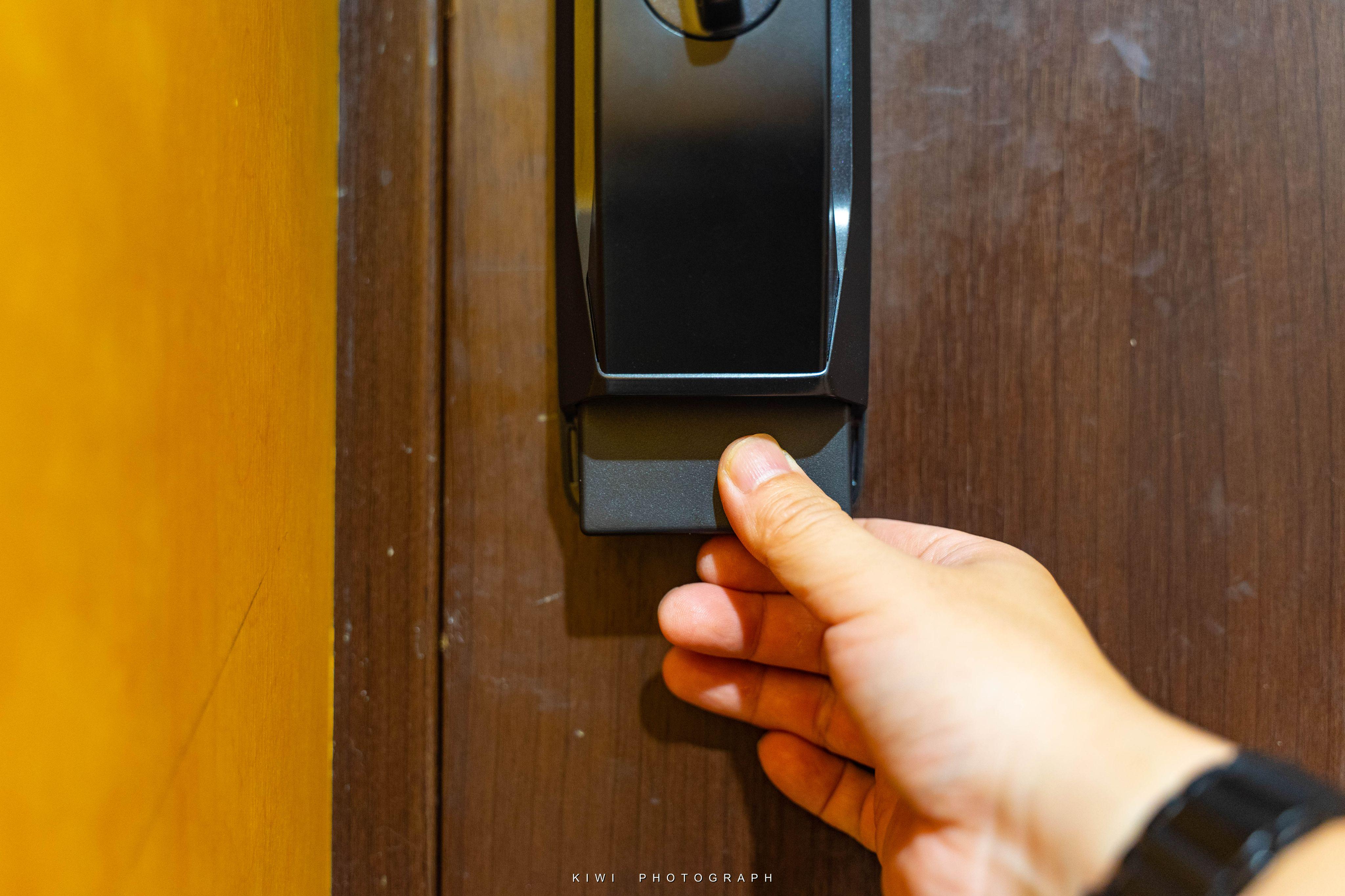 华为智选德施曼智能门锁安装视频,华为智选德施曼全自动门锁测评