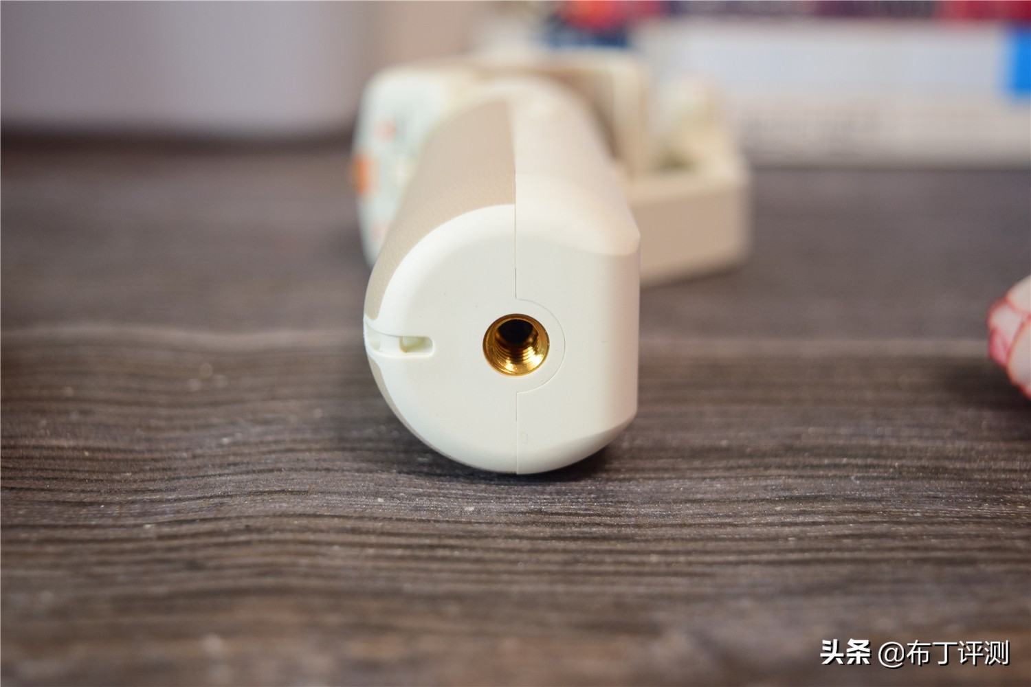 三轴防抖手机稳定器测评,浩瀚稳定器x和x2区别哪个很值得买