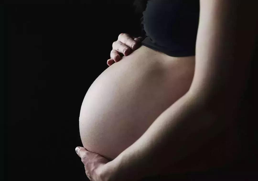 印度代孕现状：为了8000块，她们心甘情愿献出了子宫