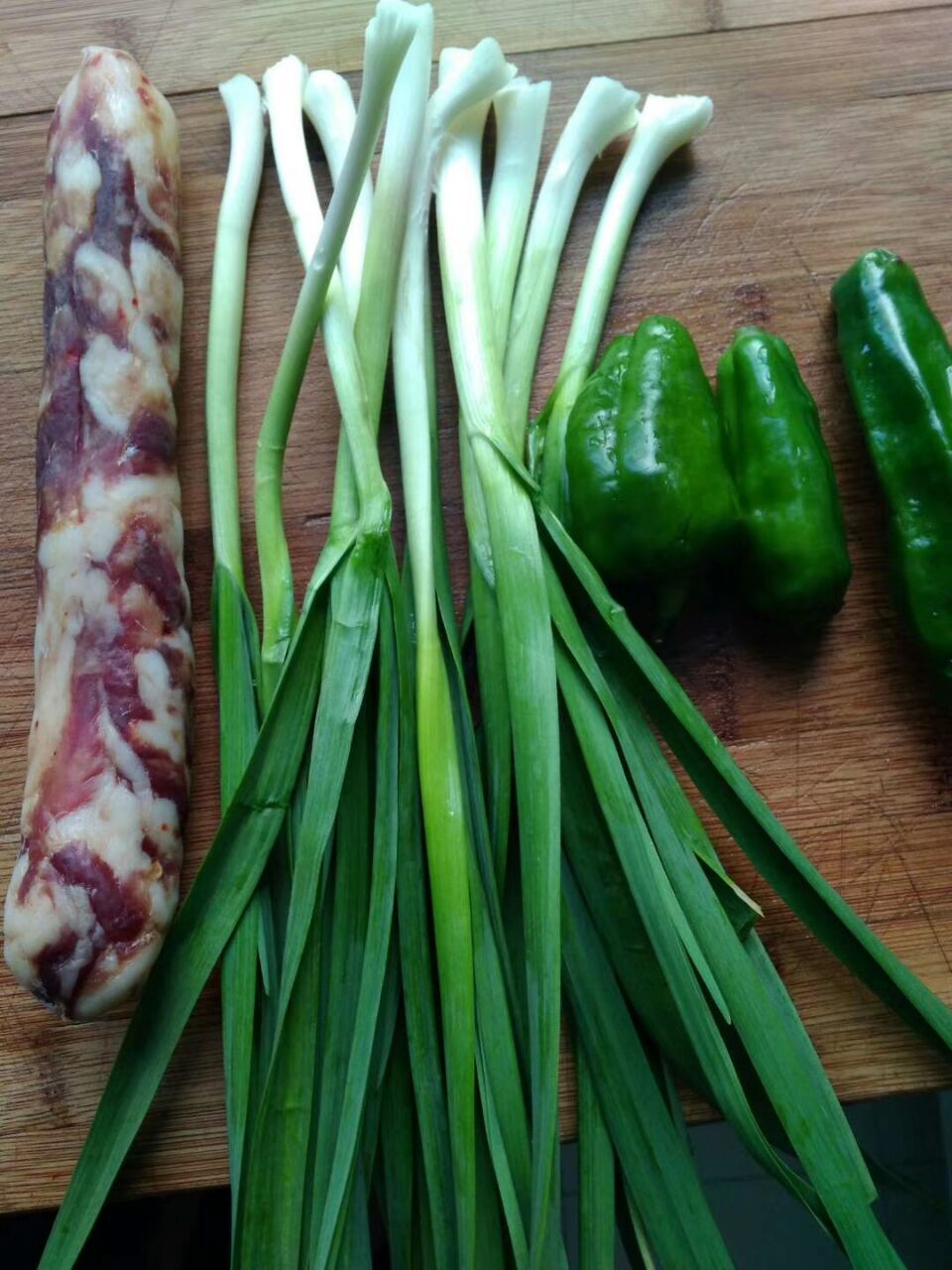 自制灌香肠广东味香肠配方,自制灌香肠的配方不要红曲粉