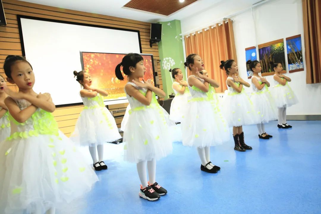 立德树人奋进担当稿件,立德树人奋进担当教师节内容