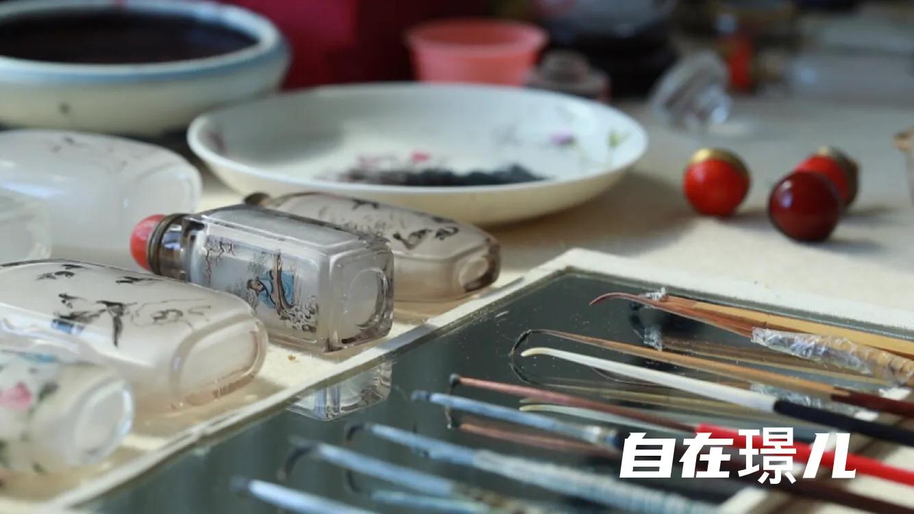 一张特别的床？麻醉自己？大神附体？哪一样才能画出神奇的鼻烟壶