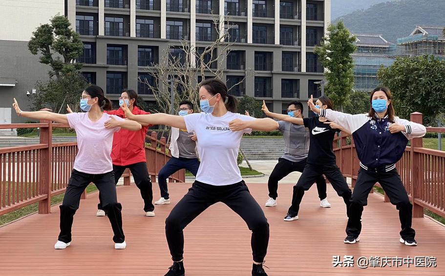 养生八段锦正确做法,养生必备八段锦