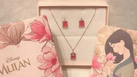 今年春天，全世界都在和花木兰联名！