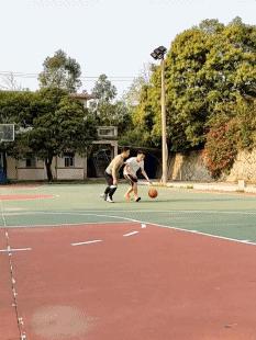 跑起来左手不会运球,不会左手运球