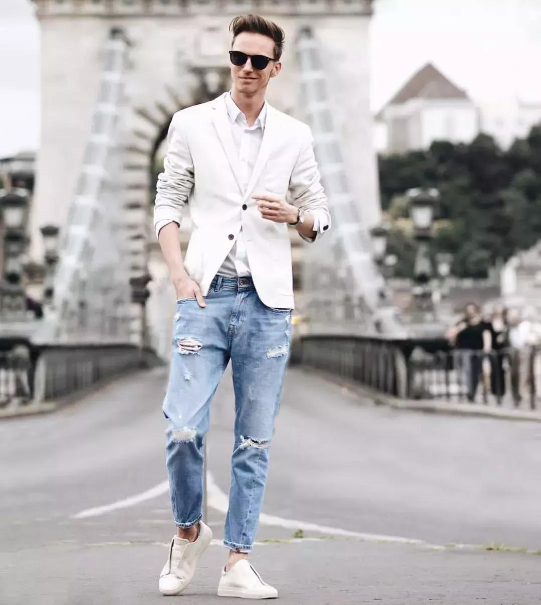 小白鞋什么时候穿好,小白鞋过时了吗