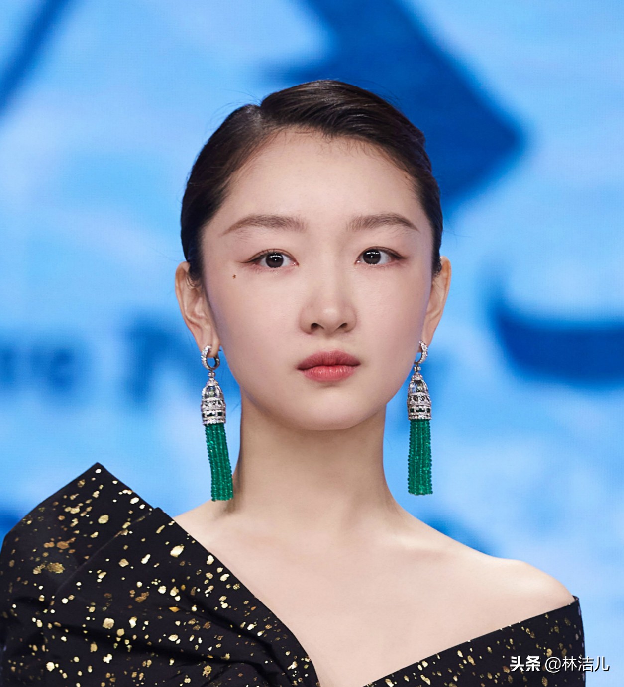 周冬雨最近的妆容教程,周冬雨肿眼泡