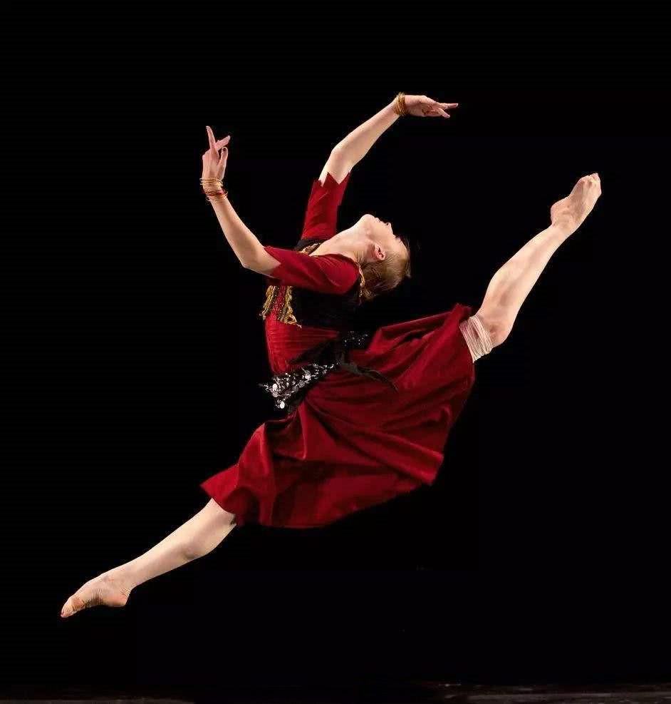 艺考舞蹈生日常训练有多痛,舞蹈艺考训练痛哭有必要吗