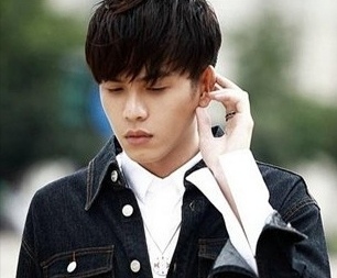 男人脸上有痣的各个部位详细图,脸上有很多痣的帅哥