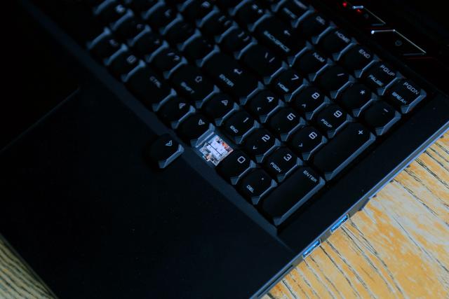 把台式机配件装在笔记本中的体验，火影巴雷特B9上手