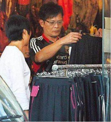 “蠢人”黄日华其人