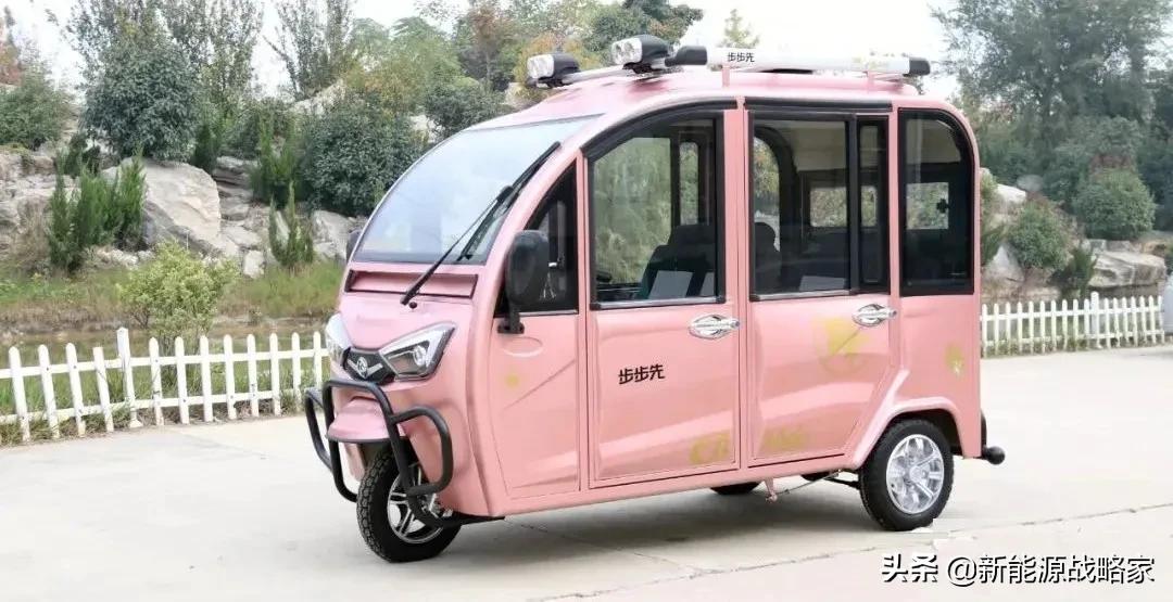 电动三轮车带棚拉货最新款,电动三轮车挡雨最新款