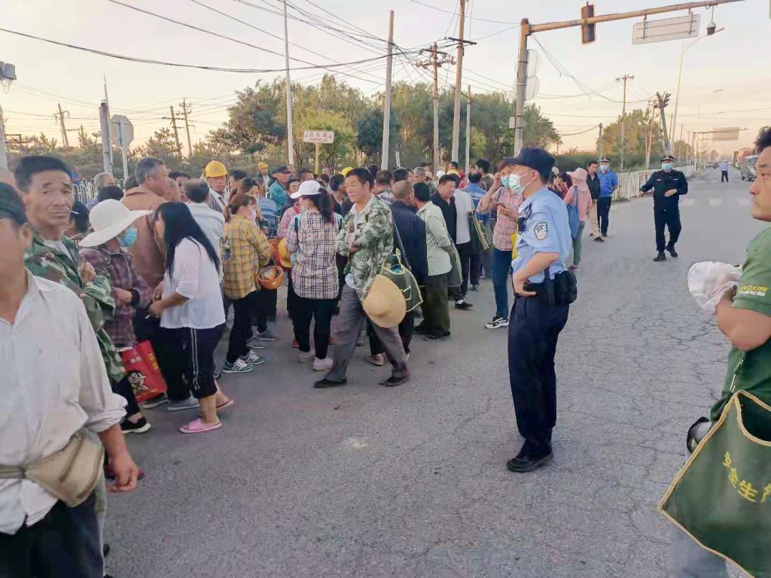 路边占道趴活揽工后被抓获,占道劳务市场